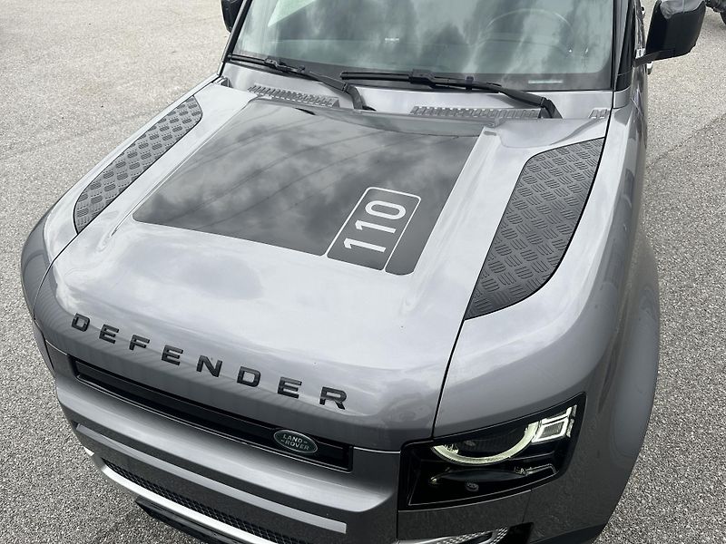 Land Rover Defender 110 D300 221kW Black Packet - fotka 7 z 18
