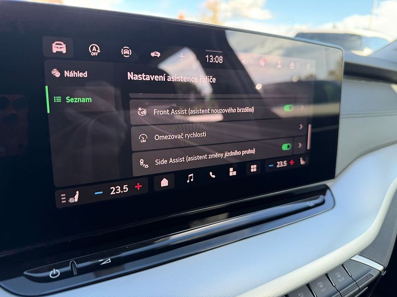 Škoda Octavia Selection  2,0TDI 85kW Matrix - fotka 12 z 17