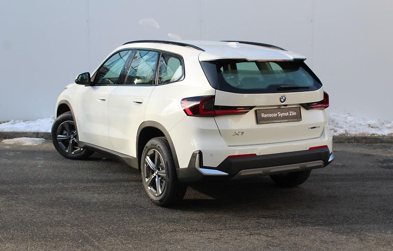 BMW X1 sDrive18i - fotka 6 z 15