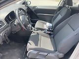 Volkswagen Golf 1,4 MPi 59kw Klima ESP - náhled 7