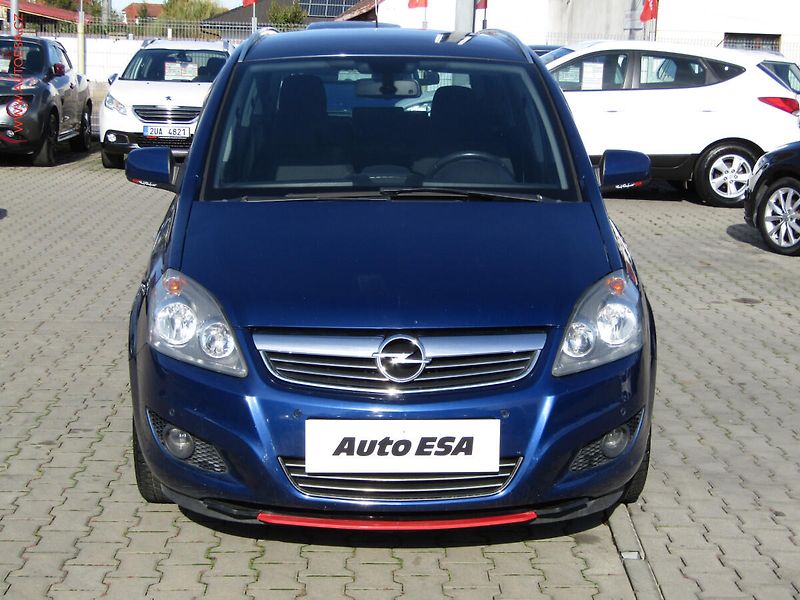 Opel Zafira (2011) 1.8 i, AC, temp - fotka 2 z 17