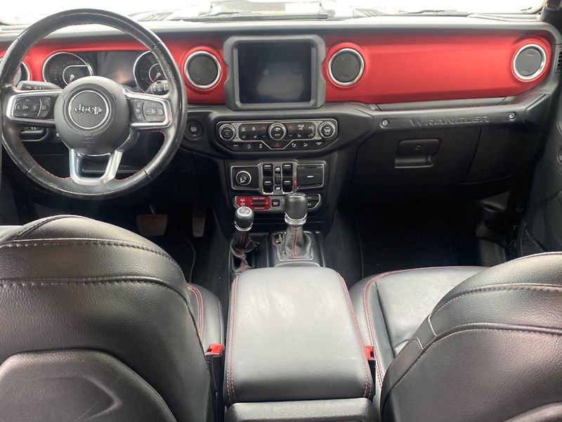 Jeep Wrangler (2020) RUBICON UNLIMITED 2,0(200kW)BA - fotka 12 z 34