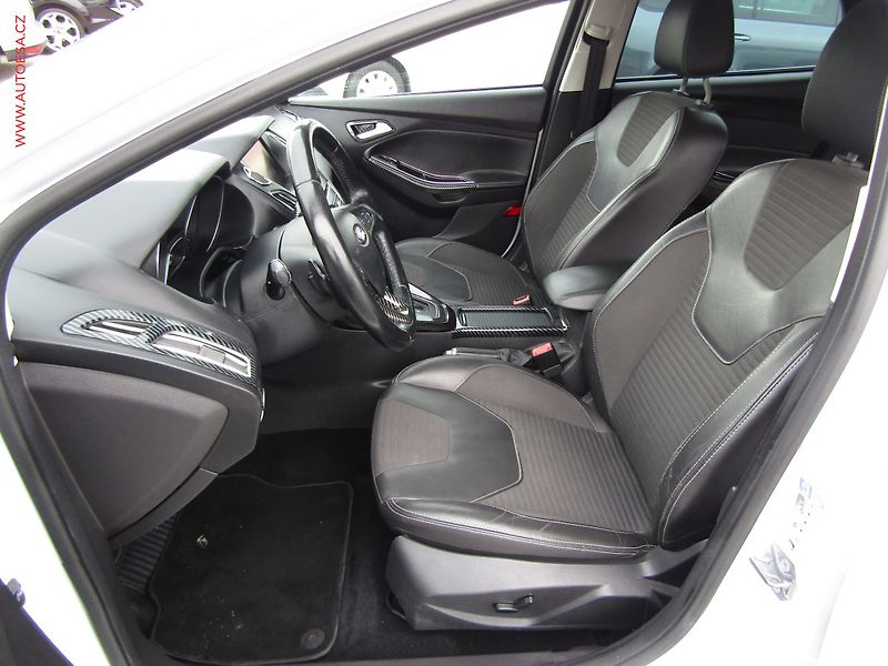 Ford Focus (2015) 2.0 TDCi, Titanium, AT, bixen - fotka 9 z 20