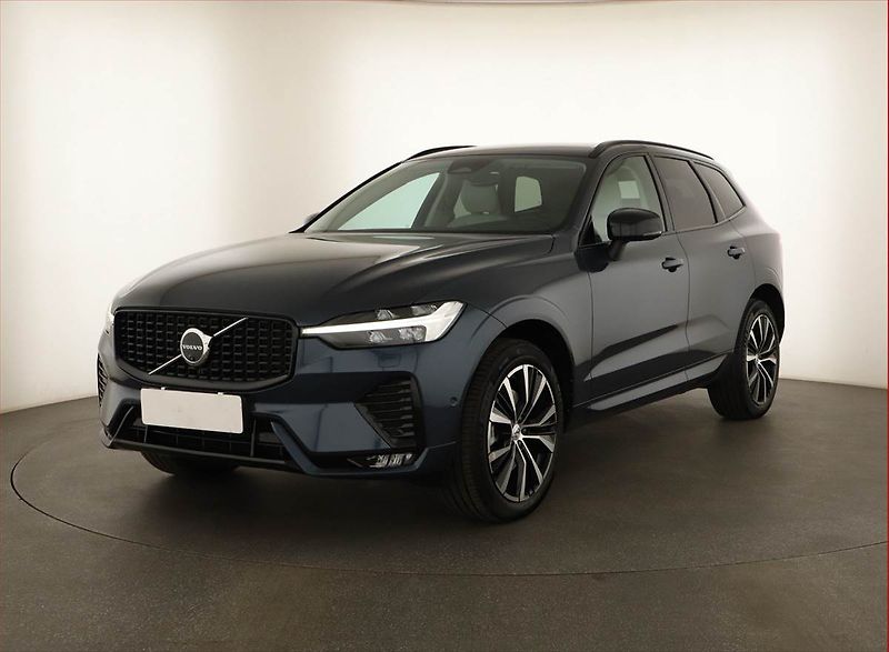 Volvo XC60 (2024) B4 AWD - fotka 2 z 19