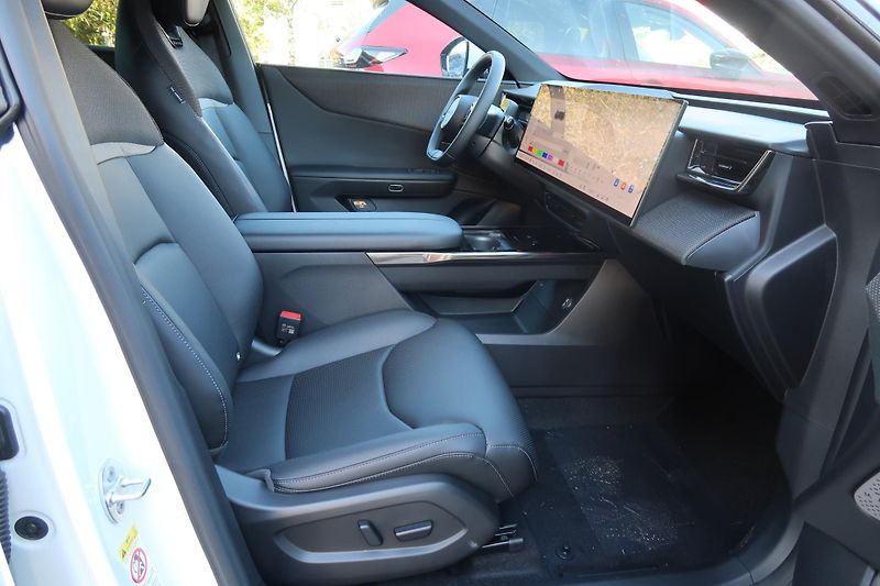 Mazda CX-6e (2026) EV 258ps Takumi, černá kůže - fotka 18 z 24