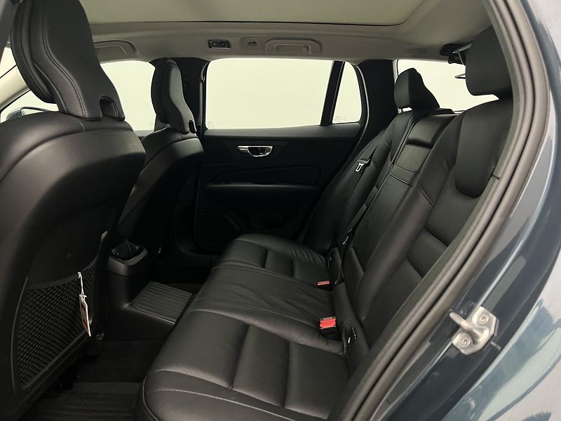 Volvo V60 T6 AWD RECHARGE INSCRIPTION  - fotka 6 z 43