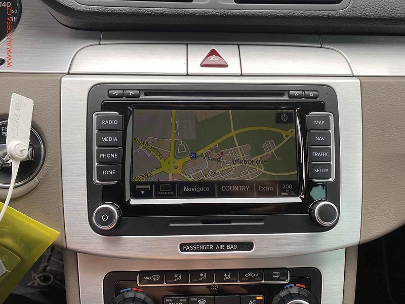 Volkswagen Passat (2009) 2.0 TDI, Highline, DSG - fotka 16 z 17