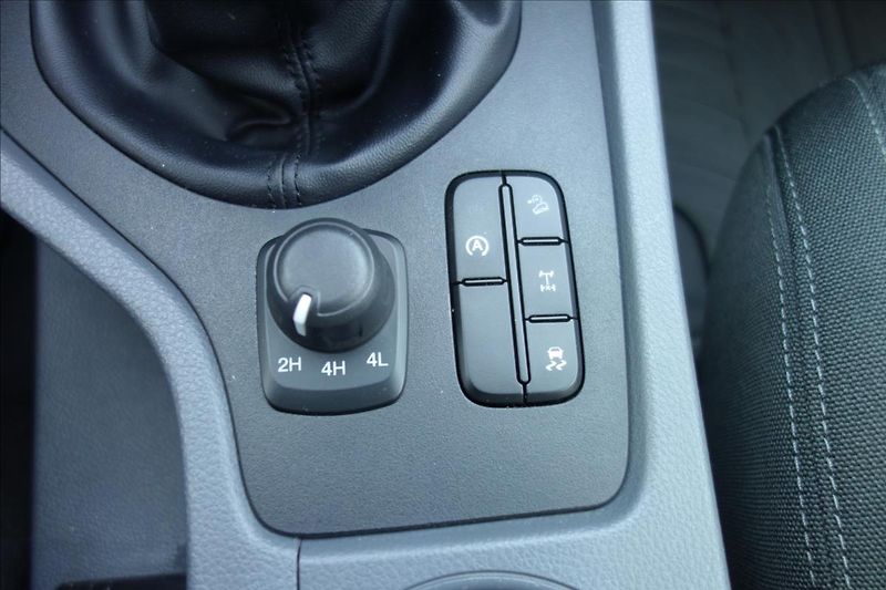 Ford Ranger 2,2 D 118KW, ČR, 2 MAJ., XLT. - fotka 24 z 31