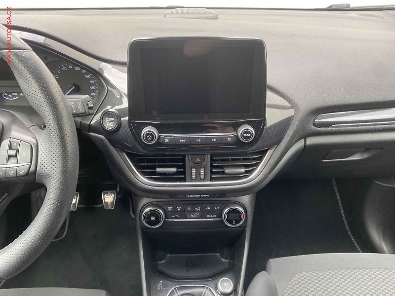 Ford Fiesta (2019) 1.0 EB, ST-Line, navi, kamera - fotka 13 z 18