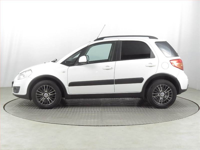 Suzuki SX4 (2011) 1.6 VVT, Serv.kniha - fotka 3 z 15