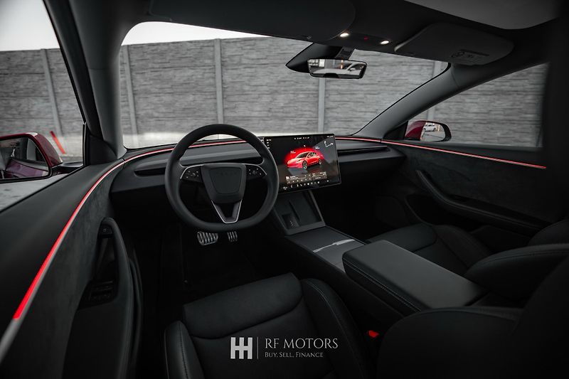 Tesla Model 3 (2024) Performance 625 PS, 4x4 - fotka 1 z 13