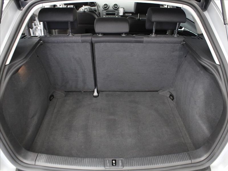 Audi A3 2,0 TDi 103kW Nové STK 2xkola - fotka 18 z 18