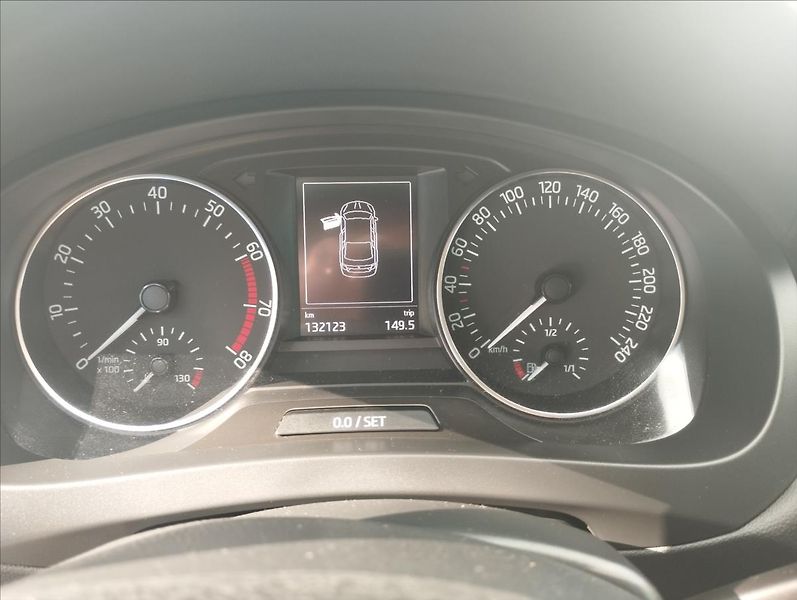 Škoda Rapid 1,2 81KW - fotka 13 z 16