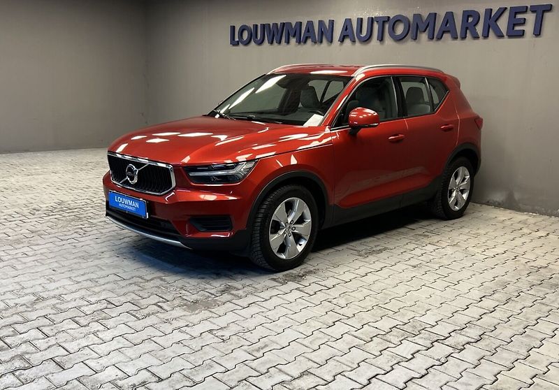Volvo XC40 D3 AT AWD Momentum - fotka 1 z 18