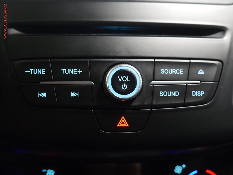 Ford Focus (2015) 1.5 EB, AC, temp - fotka 17 z 22