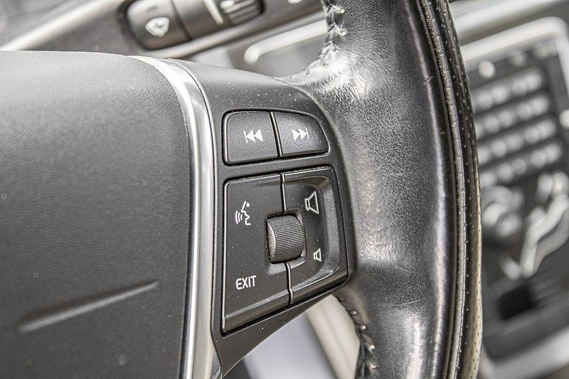 Volvo XC60 - fotka 17 z 28