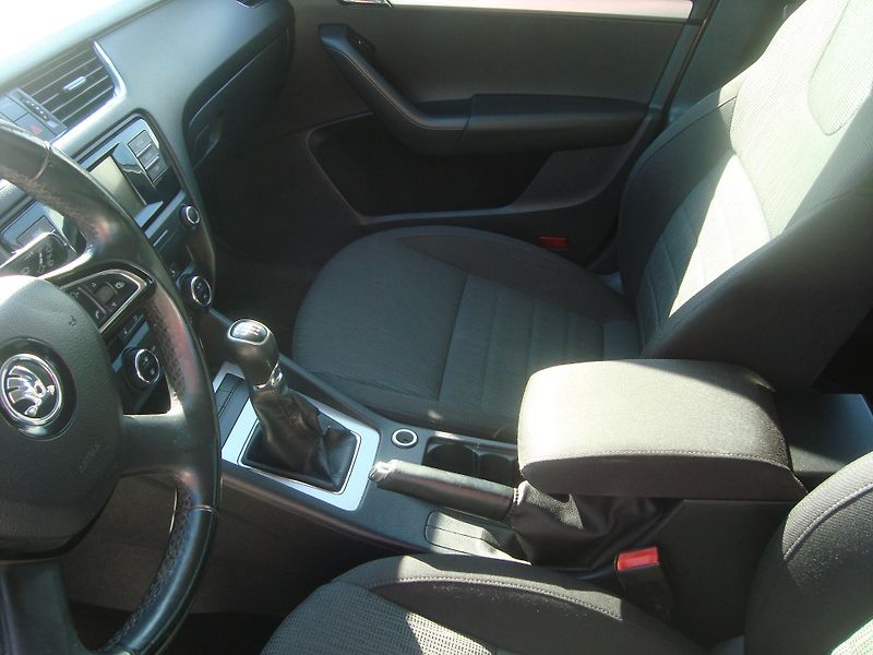 Škoda Octavia (2015) 1,4 CNG  kombi - fotka 12 z 19