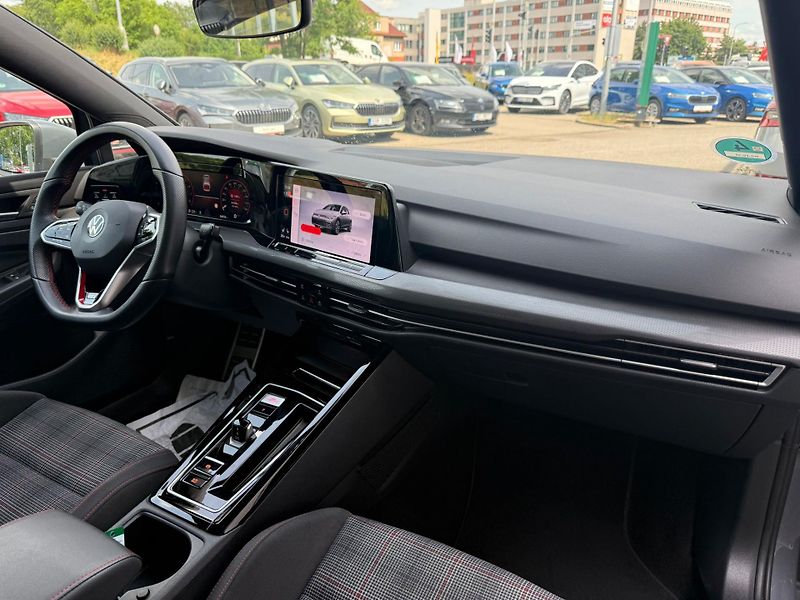 Volkswagen Golf GTI 2.0 TSI 180kW DSG - fotka 11 z 24