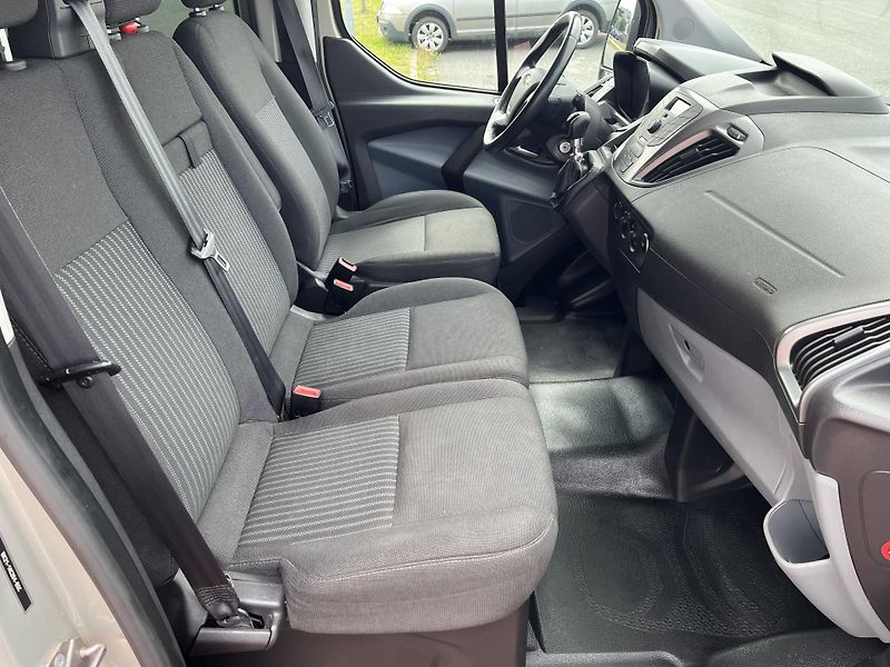 Ford Transit Custom 2.2 TDCi 9 míst - fotka 14 z 27