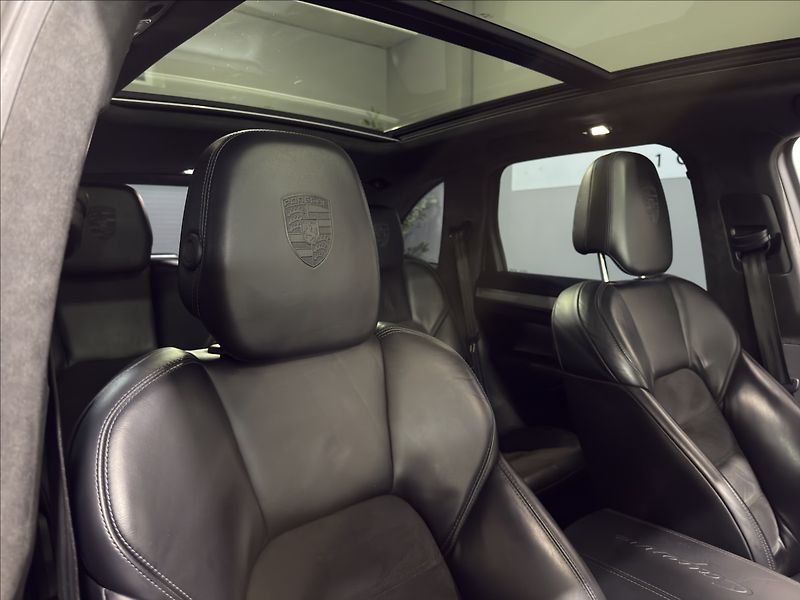 Porsche Cayenne 3,0   D VZDUCH PANO BOSE 360 - fotka 32 z 44