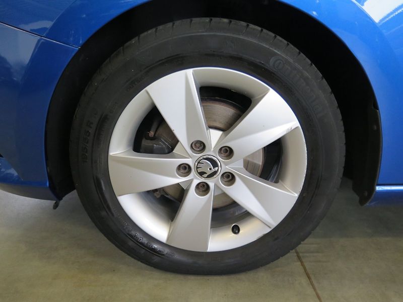 Škoda Fabia (2021) 1.0TSI,kamera,klima,výhřev, - fotka 21 z 26
