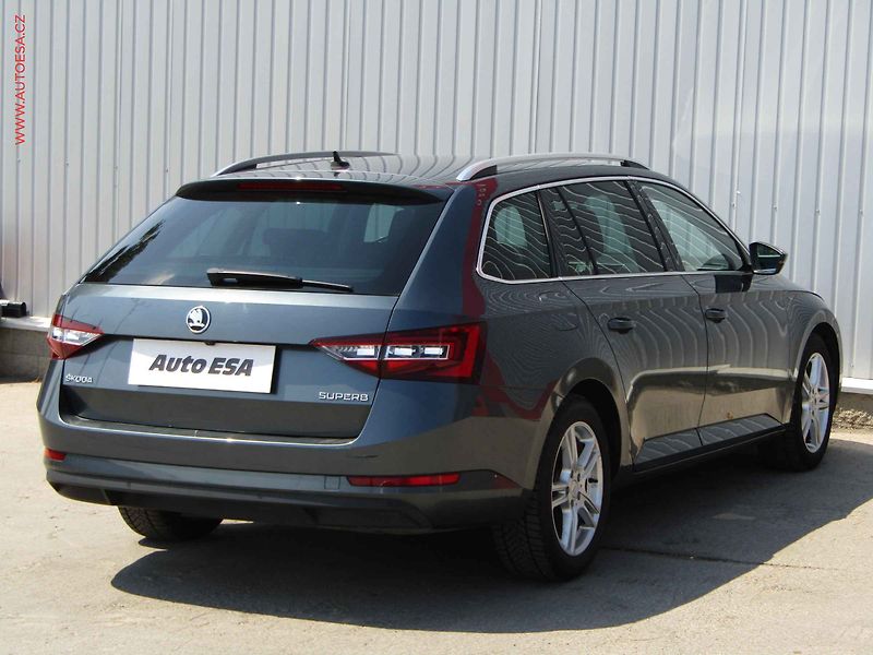 Škoda Superb (2018) 1.8 TSi, Style, DSG, Webasto - fotka 4 z 24