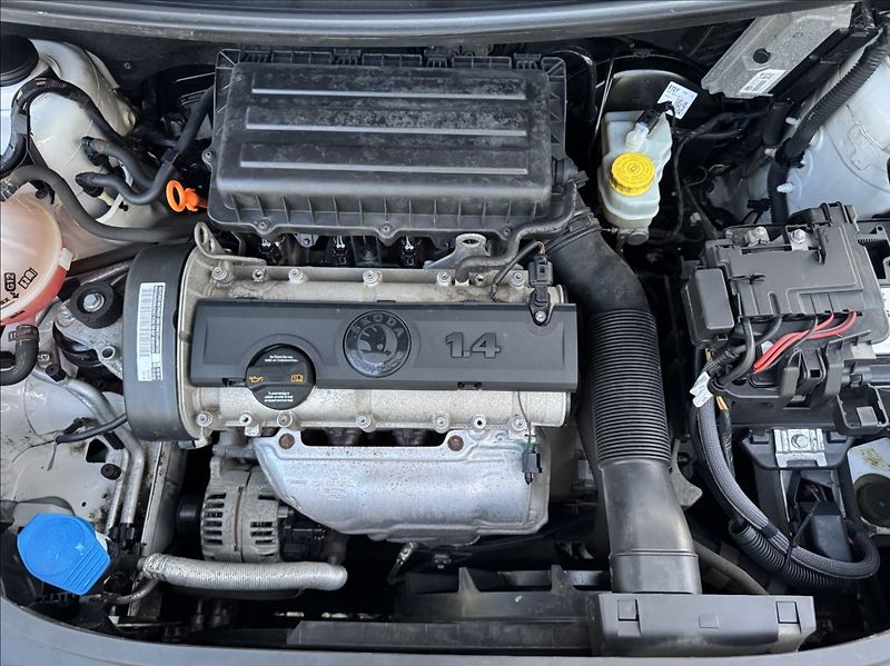 Škoda Fabia 1,4 i 16V 63kW KLIMA 1.maj. ČR - fotka 37 z 43