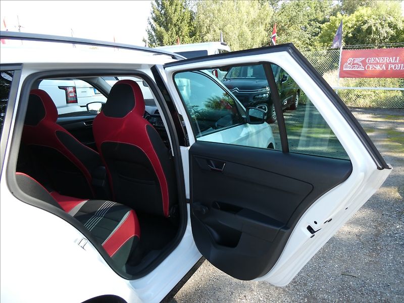 Škoda Fabia 1,2 TSi 81kW MONTE CARLO, DSG - fotka 31 z 60