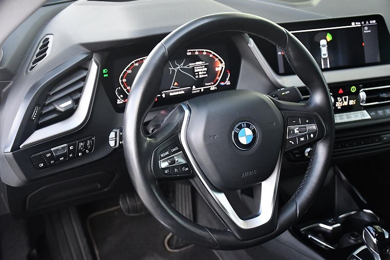BMW Řada 2 218d TAŽNÉ HUD ČR 1M - fotka 16 z 41