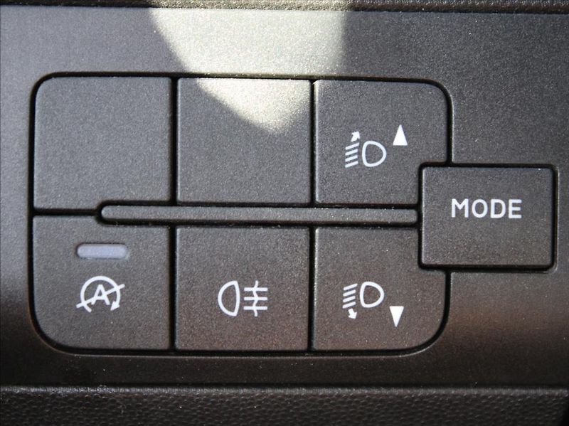 Opel Movano 2,2 CDTi 165k. L3H2 Edition ČR - fotka 12 z 20