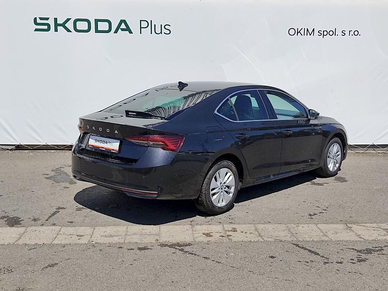 Škoda Octavia (2025) Top Selection 1,5 Tsi 110 Kw D - fotka 2 z 36