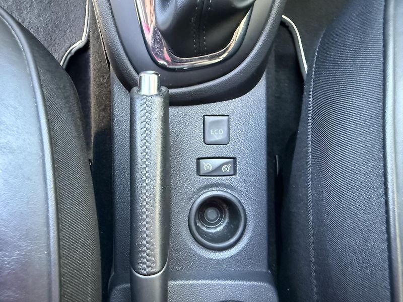 Renault Captur 1.2 TCe INITIALE PARIS  - fotka 20 z 32