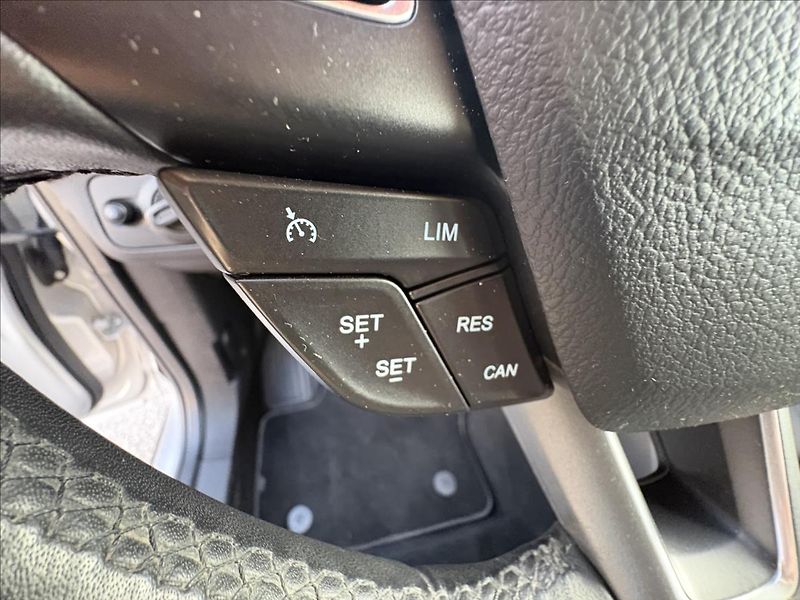 Ford C-MAX 1,5 TDCi 88kW Xenon,Výhřev,Nav - fotka 7 z 36