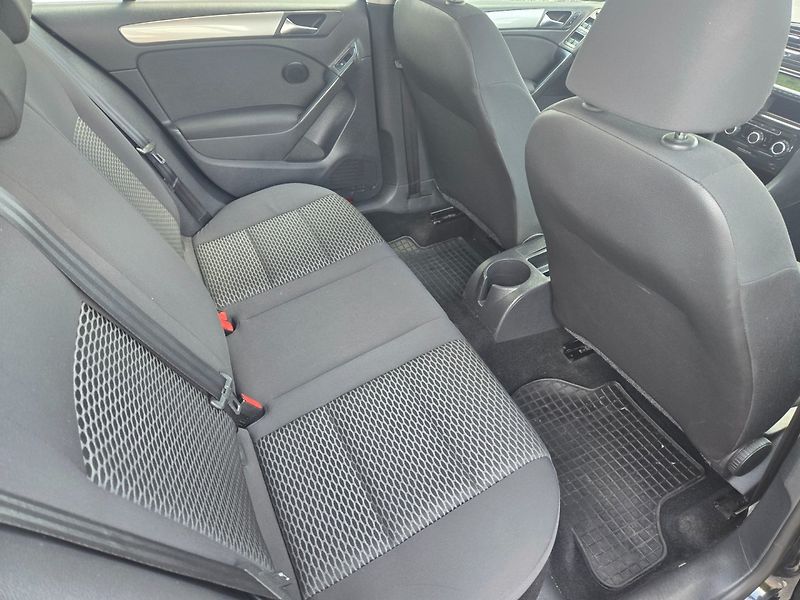 Volkswagen Golf Variant (2010) 1.2 TSI - fotka 14 z 18