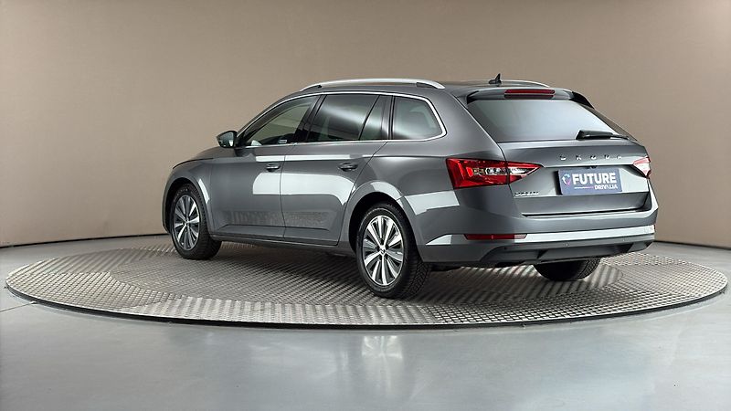 Škoda Superb 2.0 TDI DSG Style Combi - fotka 2 z 28