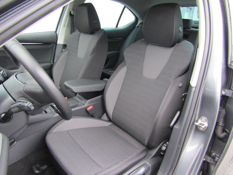 Škoda Octavia IV FL Selection 1.5 TSI /110kW - fotka 18 z 30