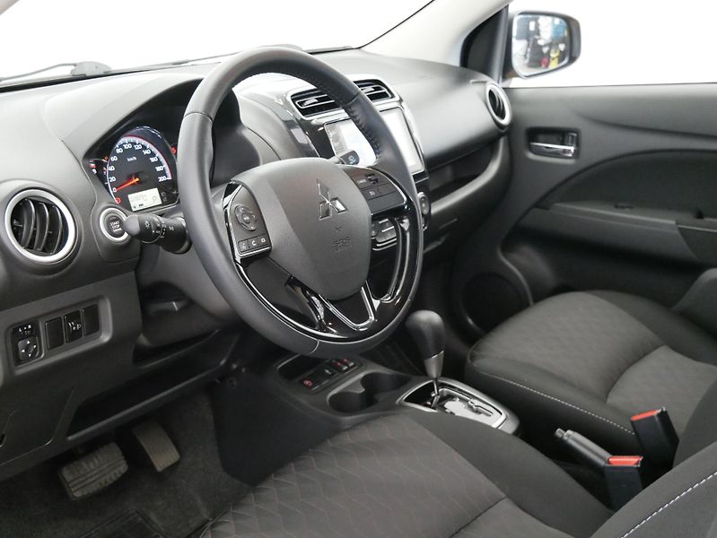 Mitsubishi Space Star - fotka 13 z 26
