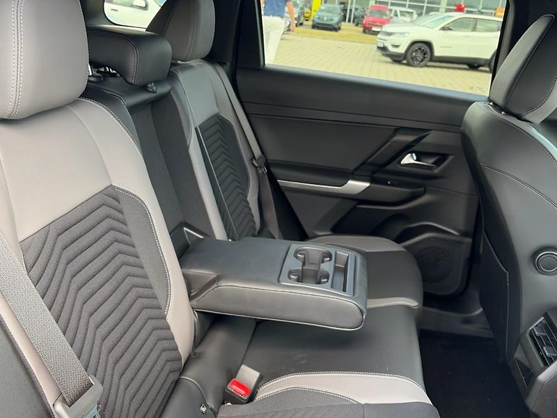 Jeep Compass (2026) First Edition e-Hybrid 145k - fotka 6 z 21
