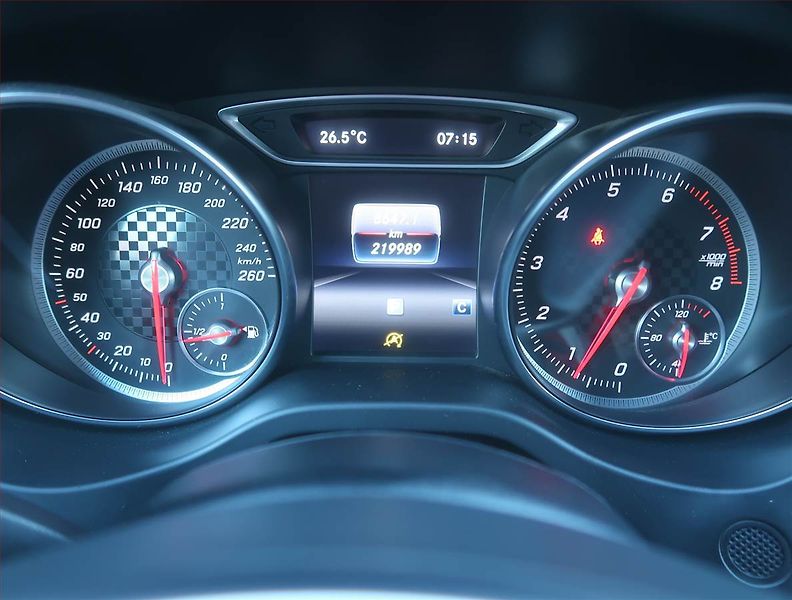Mercedes-Benz Třídy A (2017) AMG line A 180, Kůže, Navi - fotka 11 z 15