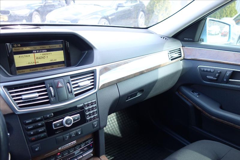 Mercedes-Benz Třídy E 350 CDi 195KW,ELEGANCE. - fotka 34 z 35