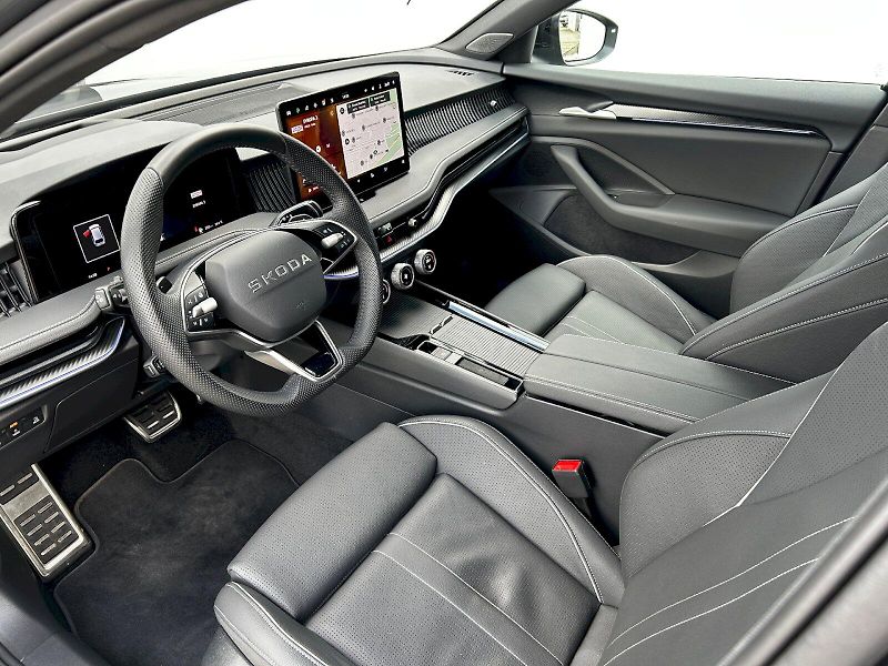Škoda Superb (2025) Combi 2.0 TDI 142kW 4x4 DSG Sp - fotka 26 z 35