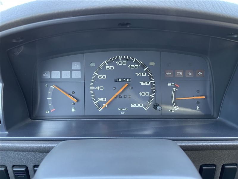 Mazda 626 2,0 D 44KW TOP ORIG. STAV - fotka 9 z 36