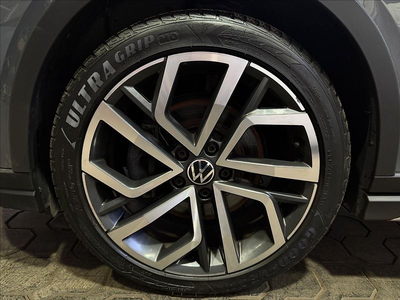 Volkswagen Golf ALLTRACK 147KW 4M PANO IQ.LED - fotka 46 z 47