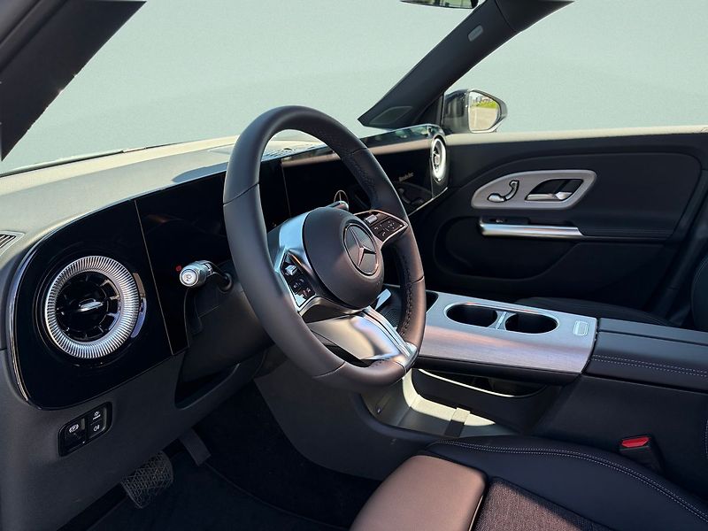 Mercedes-Benz GLB (2026) 250+  EQ - fotka 6 z 12