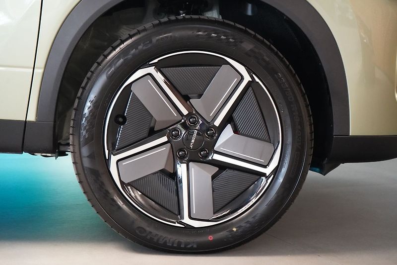 Jaecoo 7 1.6 T-GDI AWD DCT EXCLUSIVE - fotka 6 z 52