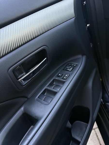 Mitsubishi Outlander (2015) 2.2D 4x4, AUTOMAT, serviska - fotka 13 z 13