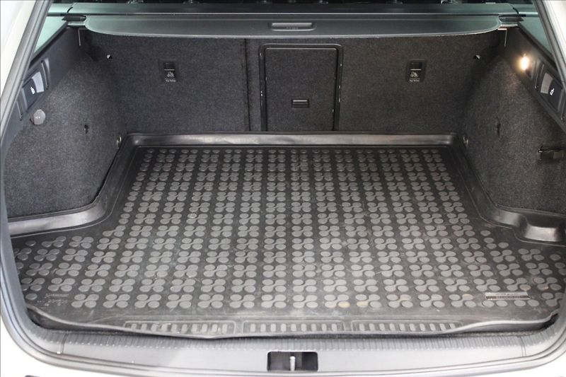 Škoda Octavia 2,0 TDI RS 4x4 DSG TOP VIRTUAL - fotka 5 z 38