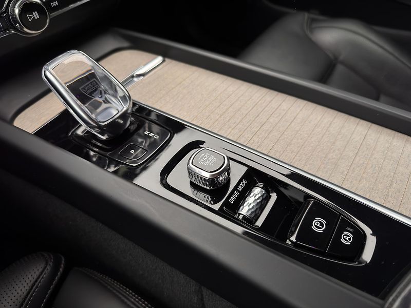 Volvo XC60 B4 INSCRIPTION CZ REZERVACE - fotka 30 z 44