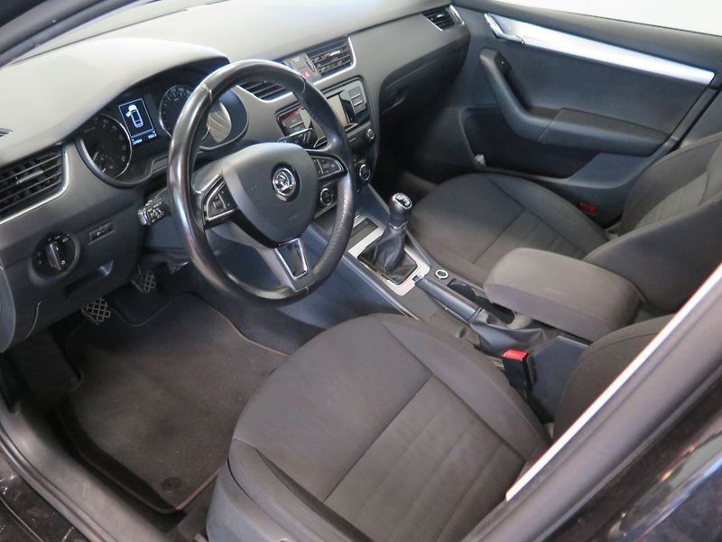 Škoda Octavia (2015) 2.0TDI,4x4,klima,výhřev,rozvod - fotka 14 z 25