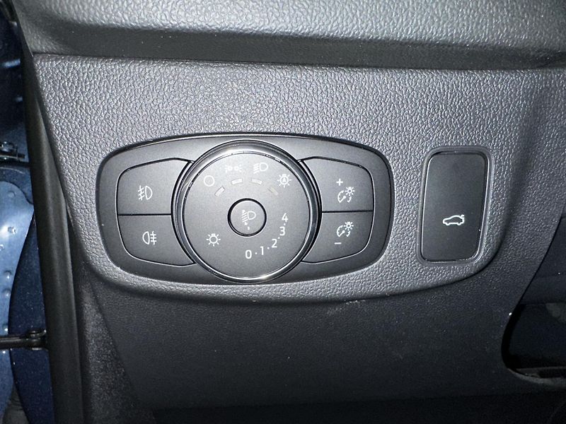 Ford Focus Active 1.0 EcoBoost 125k kombi - fotka 20 z 26